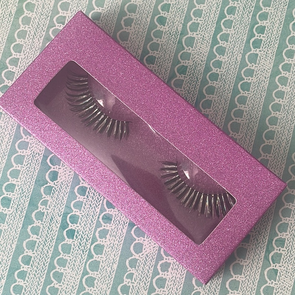 Nia Lashes